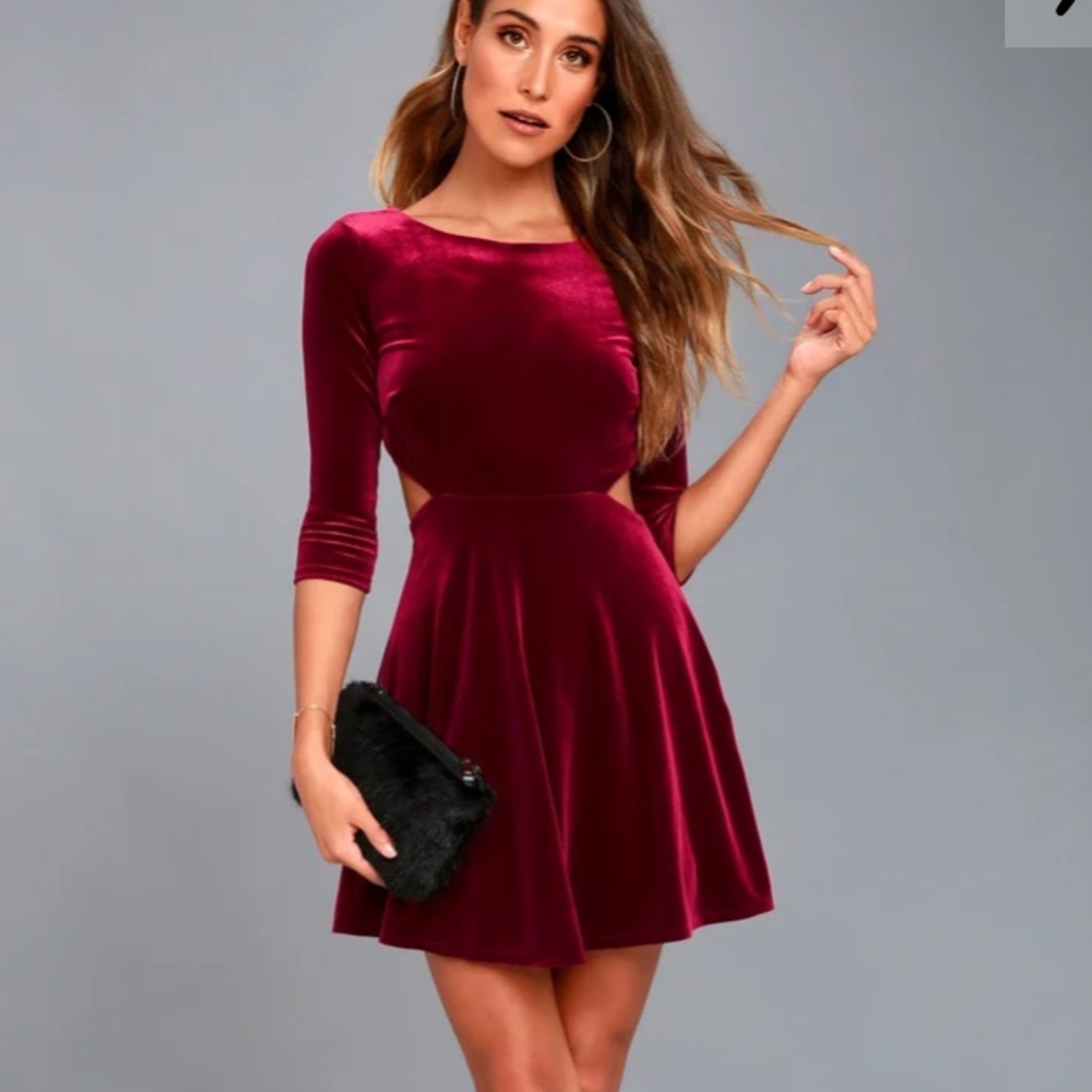 Lulu’s Backless Burgundy Velvet Mini Dress